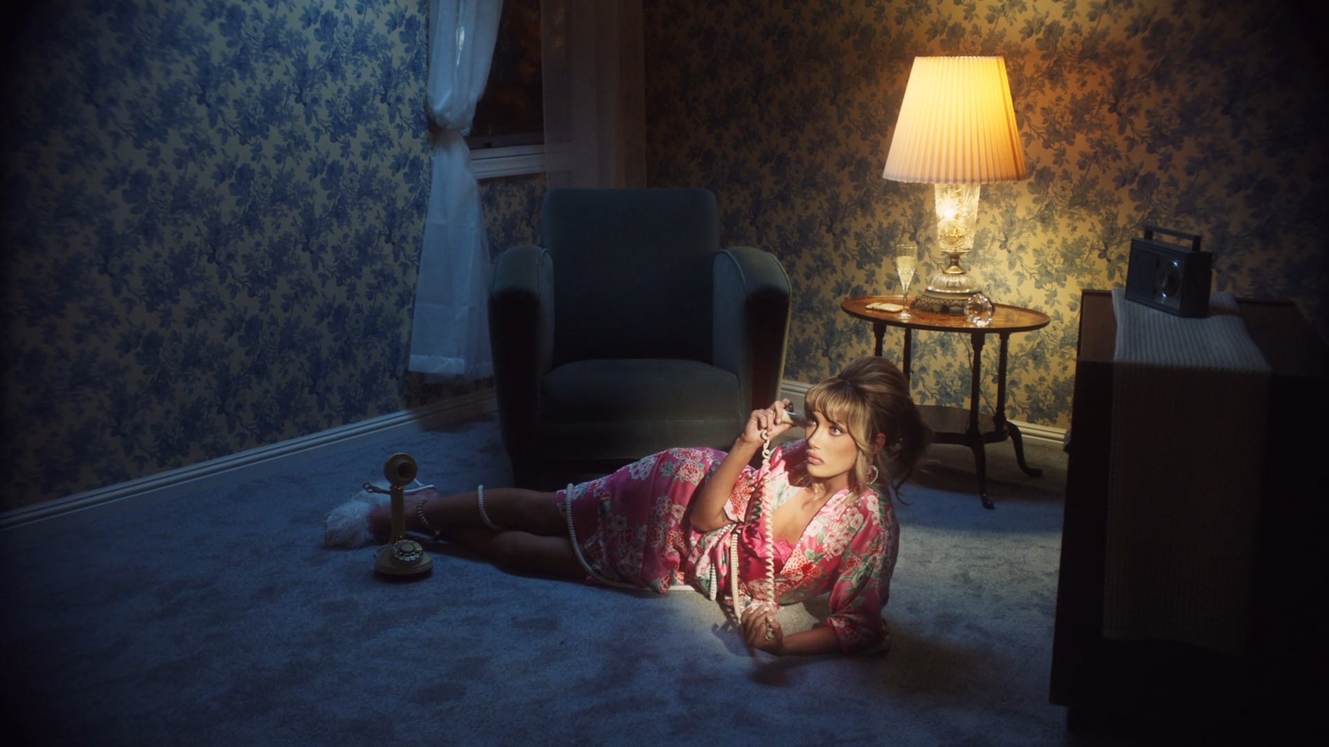 Episodes Trailers - Olivia O'Brien