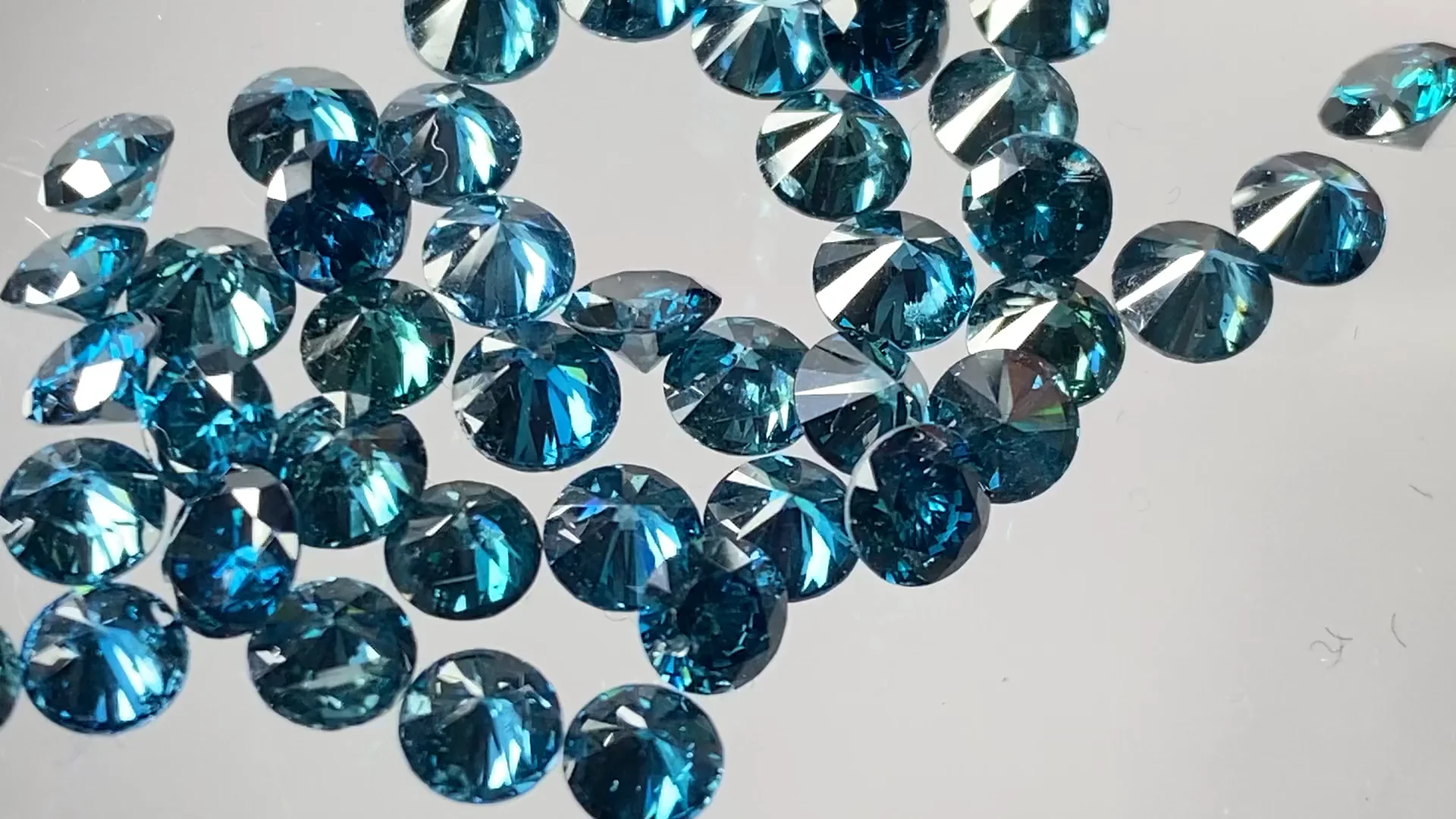 天然トリートブルーダイヤモンド　５ピースセット　総重量0.341ct 2540f561bad9a2728e5d7dd6bf1d0f