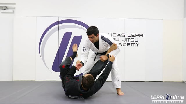 Video Jiu Jitsu - Learn to take the back from the spider guard