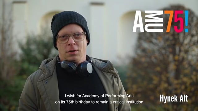 Hynek Alt je absolventem Katedry fotografie FAMU a Visual Research Lab na State University of New York. Na Katedře fotografie FAMU vede Ateliér nové estetiky.Podívejte se, co přeje AMU k jejímu výročí.