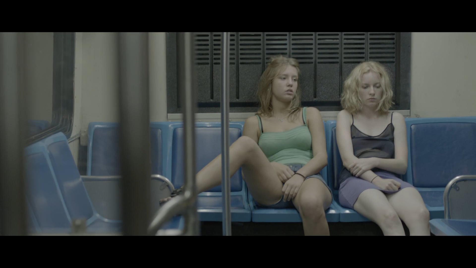 I Used To Be Darker // Deleted Scene w/ Adèle Exarchopoulos and Deragh  Cambell