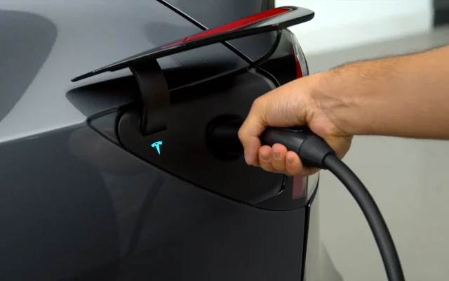 How to deals charge model 3