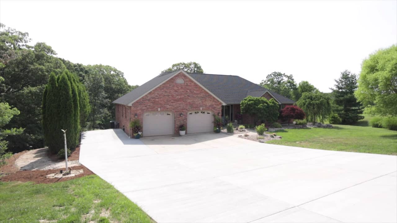 8242 Prairie Lake Dr Waterloo IL.mov on Vimeo