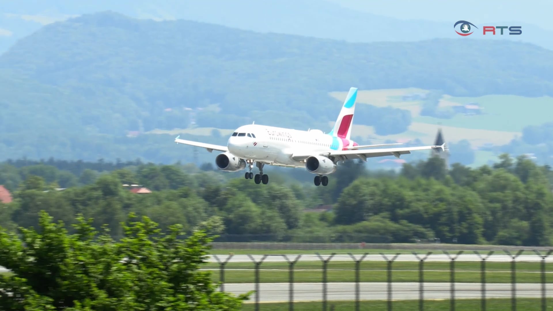 oesterreichische-fluggesellschaft-eurowings-europe-stationiert-2-airbus-in-salzburg