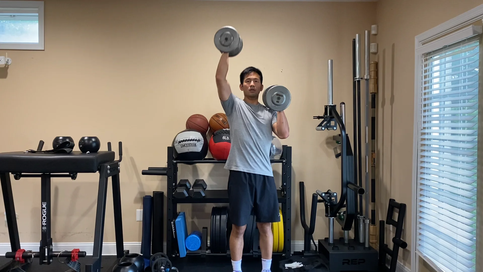 Alternating Neutral Grip DB Press on Vimeo