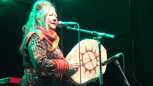 2 – Mari Boine performing Gula gula with her band on the stage of Ijahis Idja festival