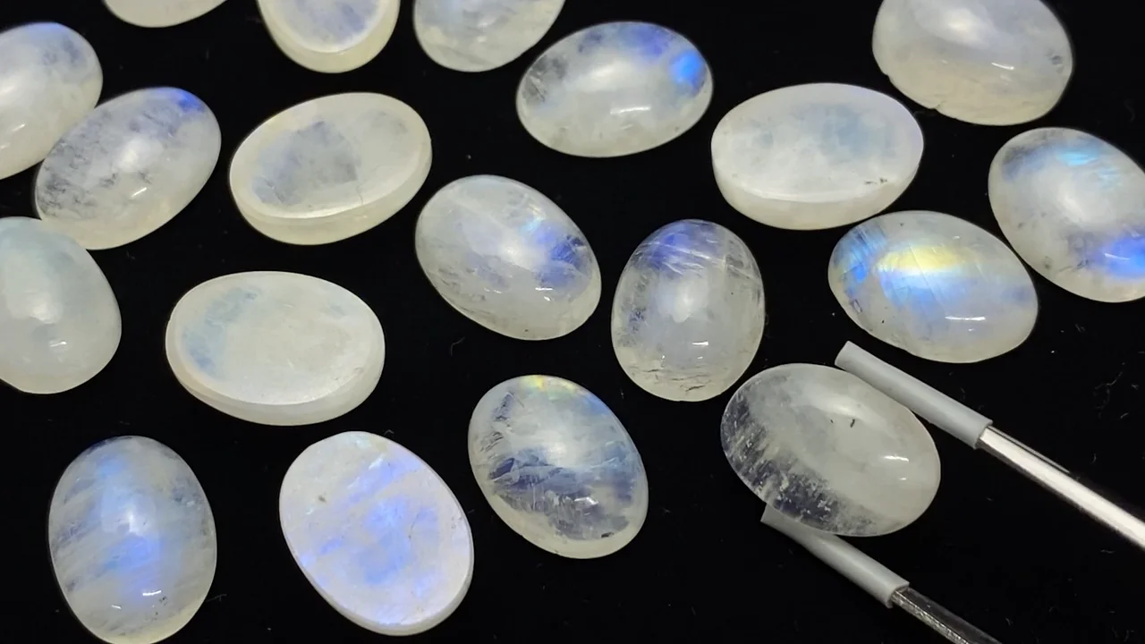 レインボームーンストーン・ブルームーンストーン（産地・インド