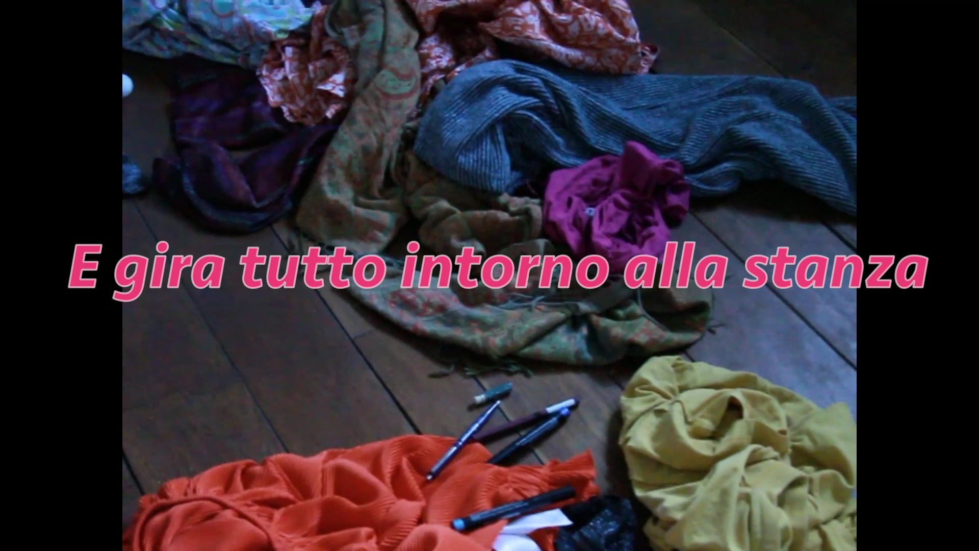 E gira tutto intorno alla stanza on Vimeo