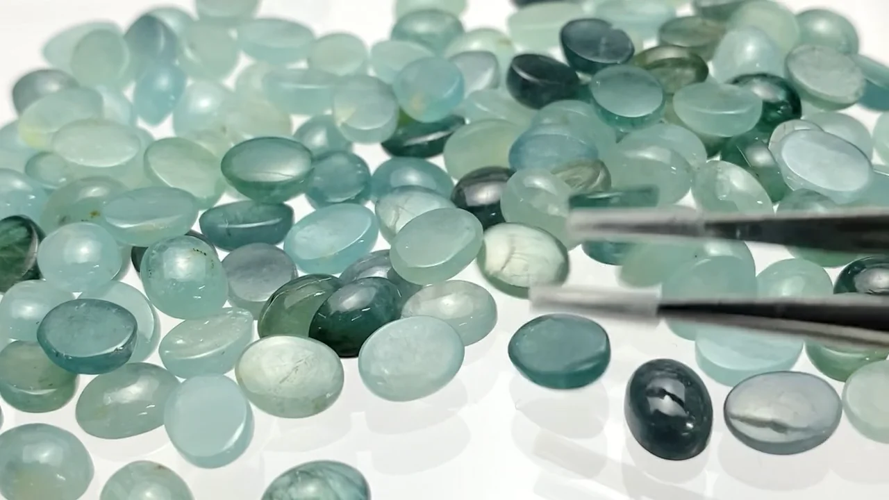 ミルキー様 みやび型 乳白硝子電燈笠 半割菊 (10インチ) ISGK:01-13 | 趣の