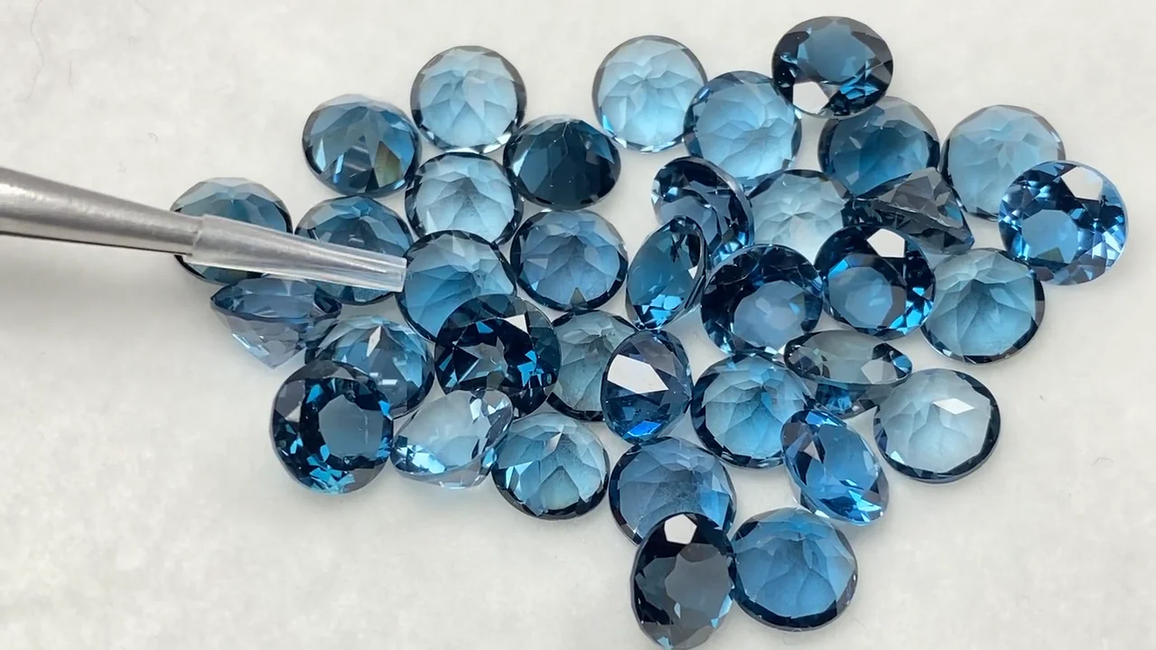 ロンドンブルートパーズ 穴なしラウンドファセットカット8×8mm 1