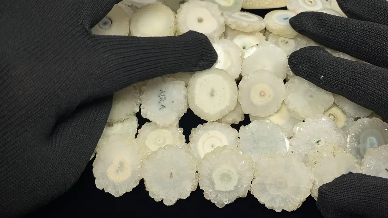 インド産ソーラークォーツ（スタラクタイト） スライスタンブル 半連/1