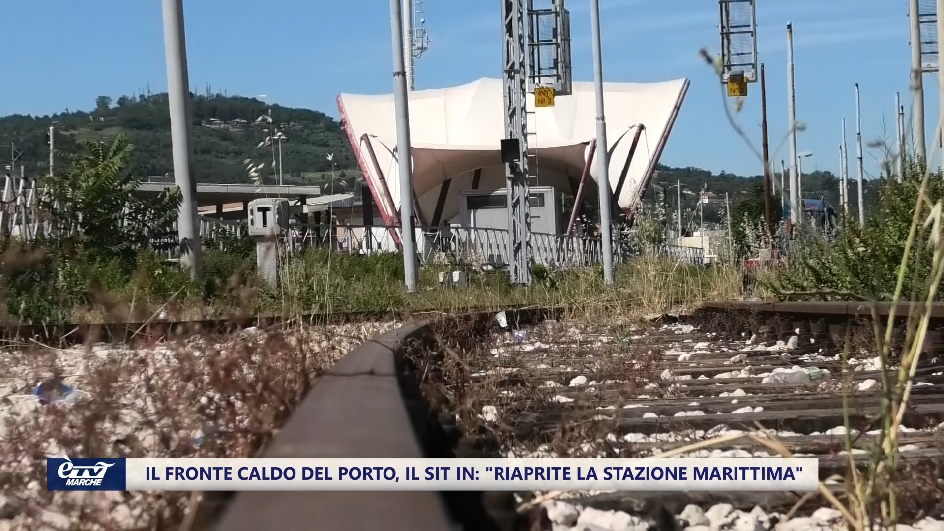 Il fronte caldo del porto di Ancona: il sit-in per la riapertura della stazione marittima – VIDEO