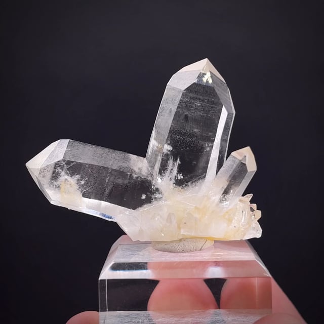 Quartz (Japan Law twinned) - MIX18-72 - Andilamena - Madagascar