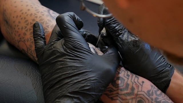 סרטון אוירה - קעקוע של סיפור