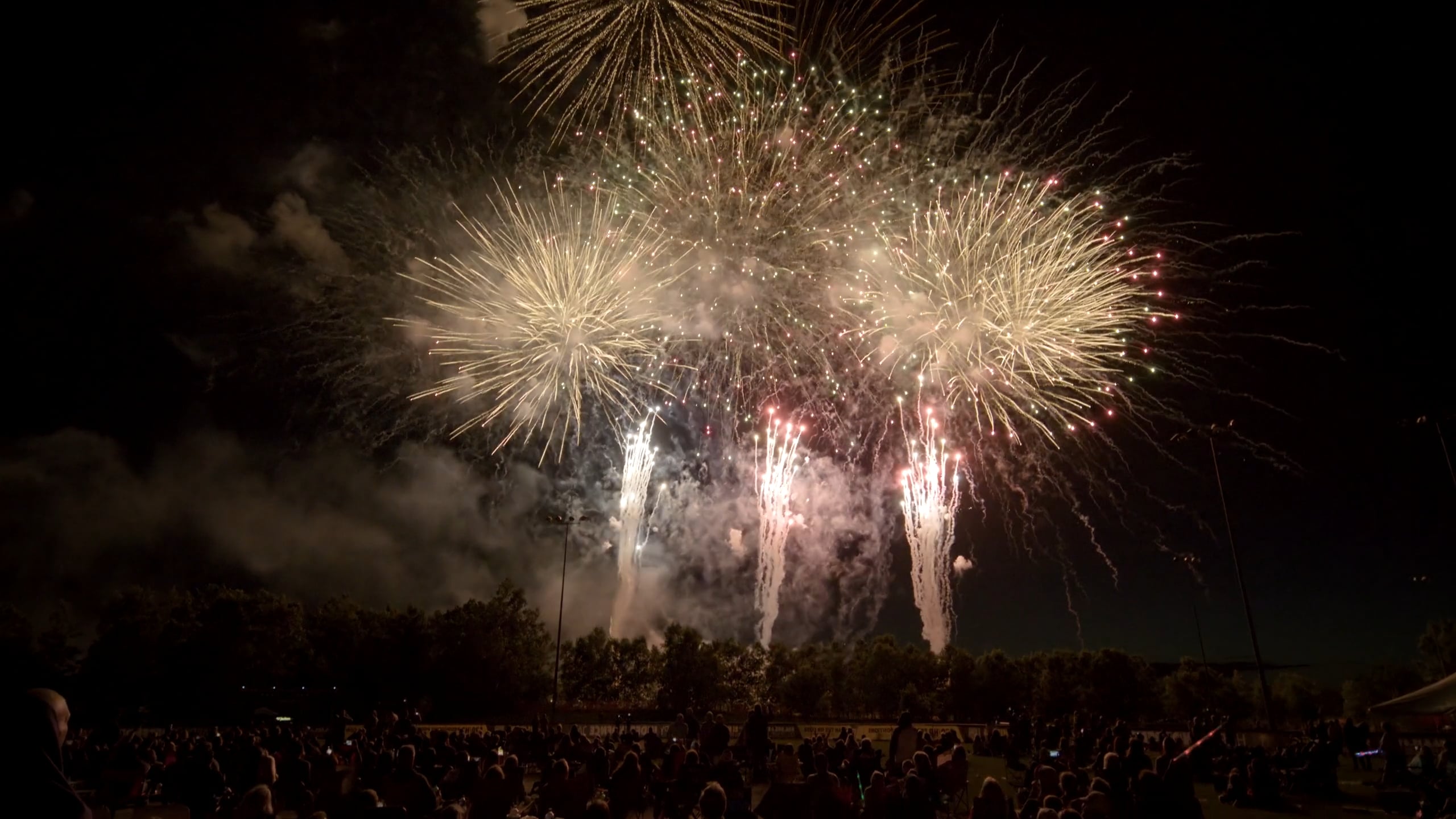 Shelby Township Fireworks and Drone Show Presented by Signs365 on Vimeo