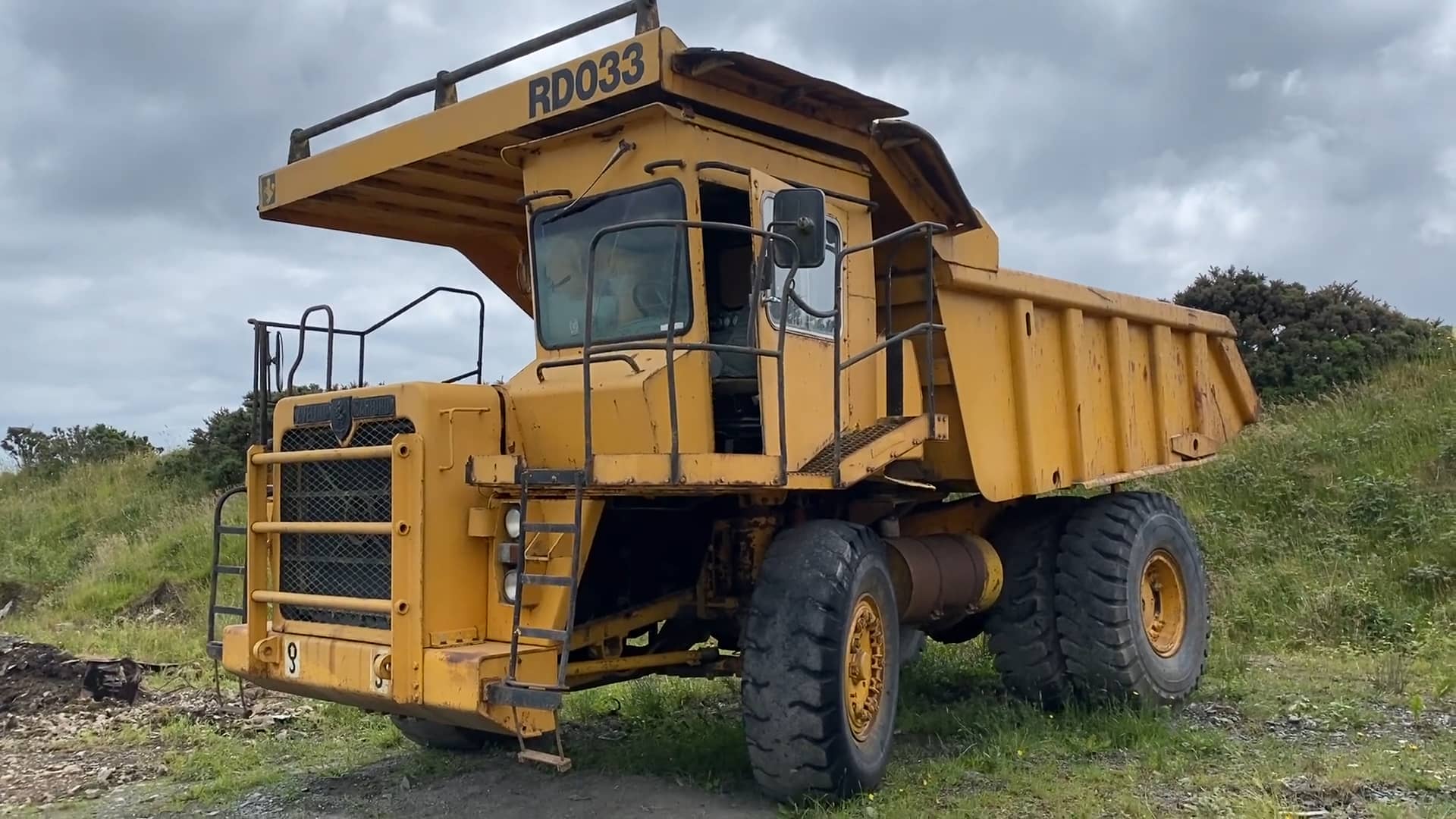 Aveling Barford RD033 Dumptruck Clady Quarries 21 on Vimeo