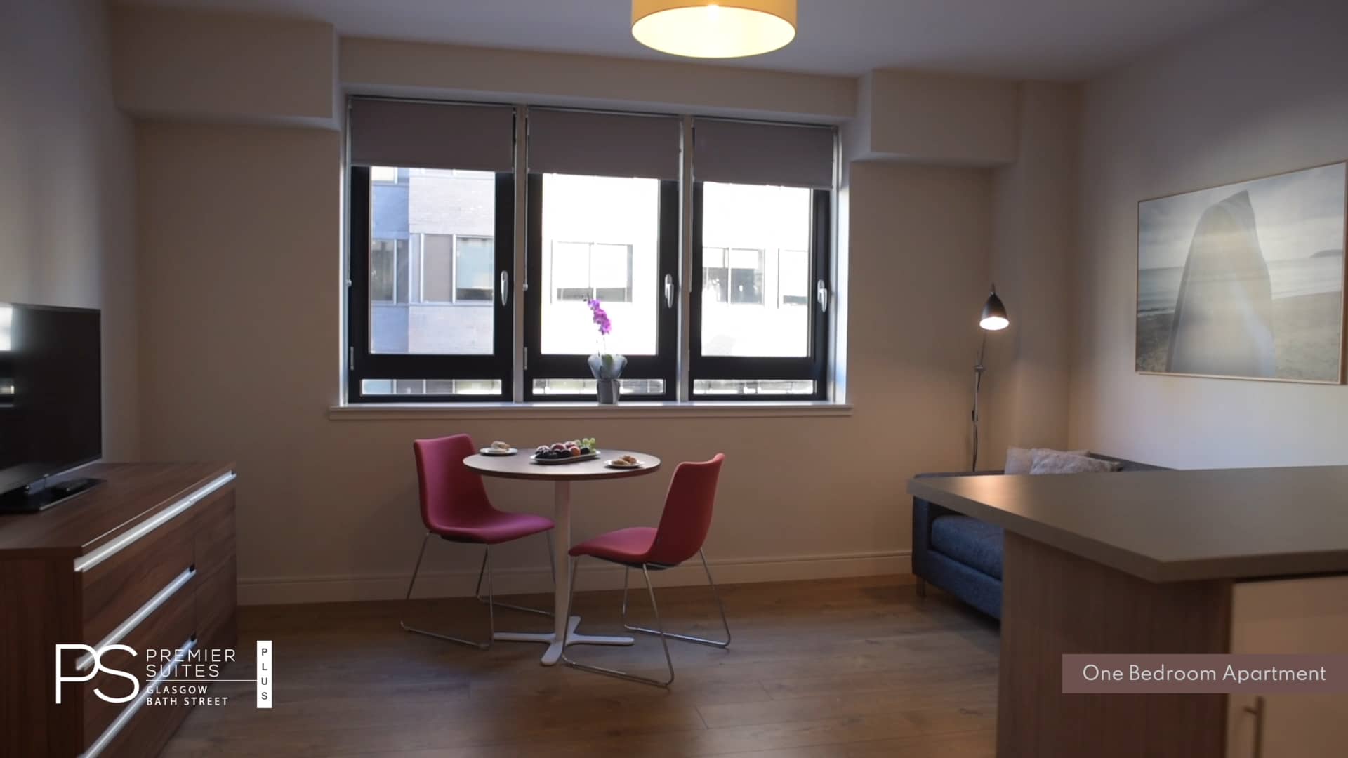 PREMIER SUITES PLUS Glasgow Bath Street One Bedroom Apartment on Vimeo