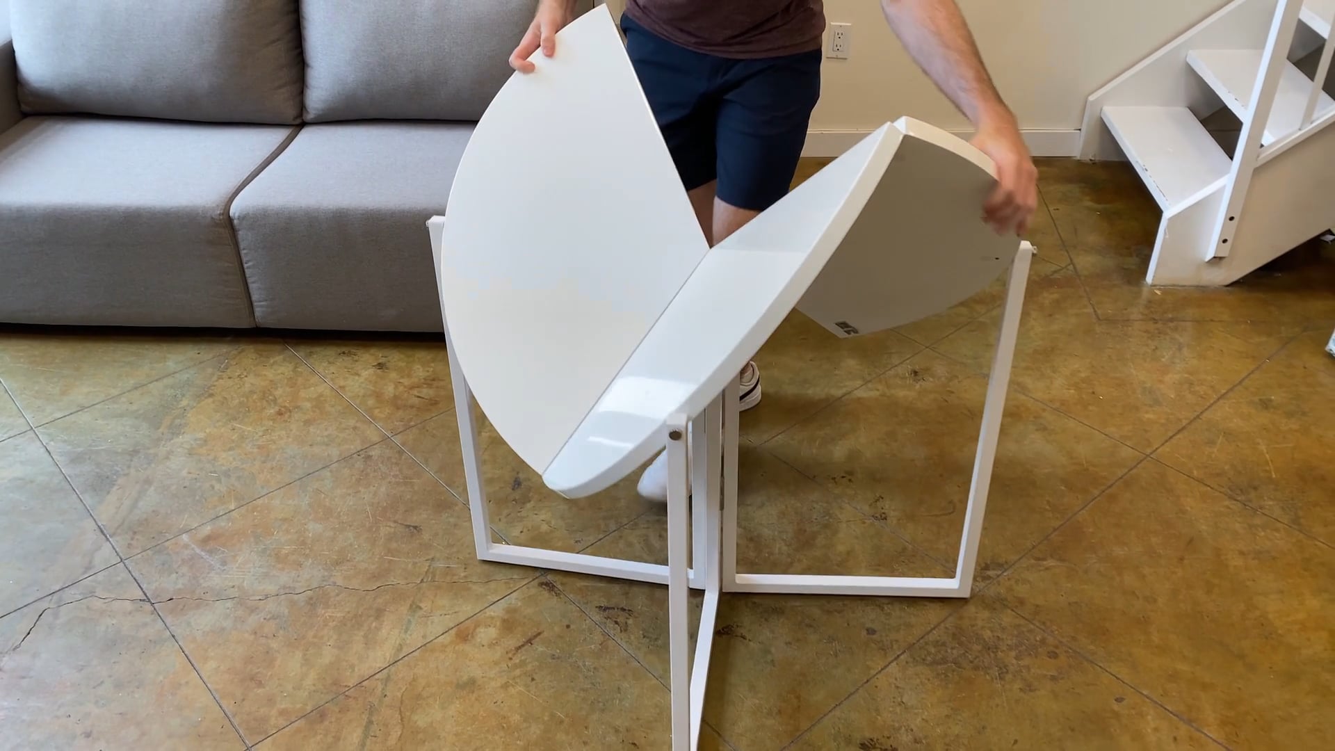 Origami folding round table space saver | Videos & Movies on Vimeo