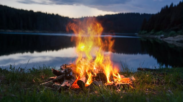 4K Campfire Near The Lake - Nature Relax Video