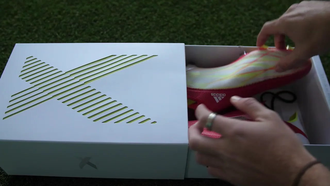 Nike Rawdacious Mercurial Vapor 14 Unboxing on Vimeo