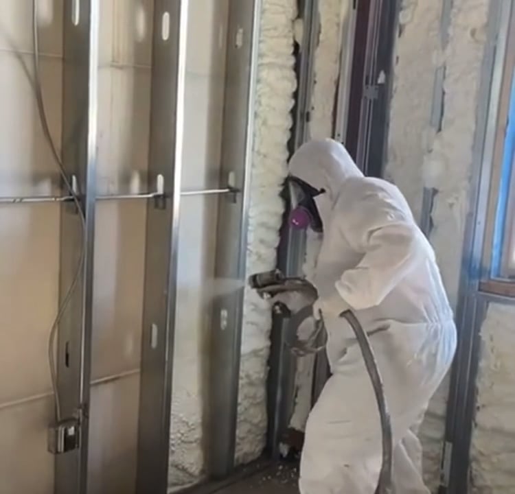 https://i.vimeocdn.com/video/1194128572-e0437e9a4fb1e8389b6f94d77118a1e878ccc2ffeab04cd912ff44b26b2b78d0-d