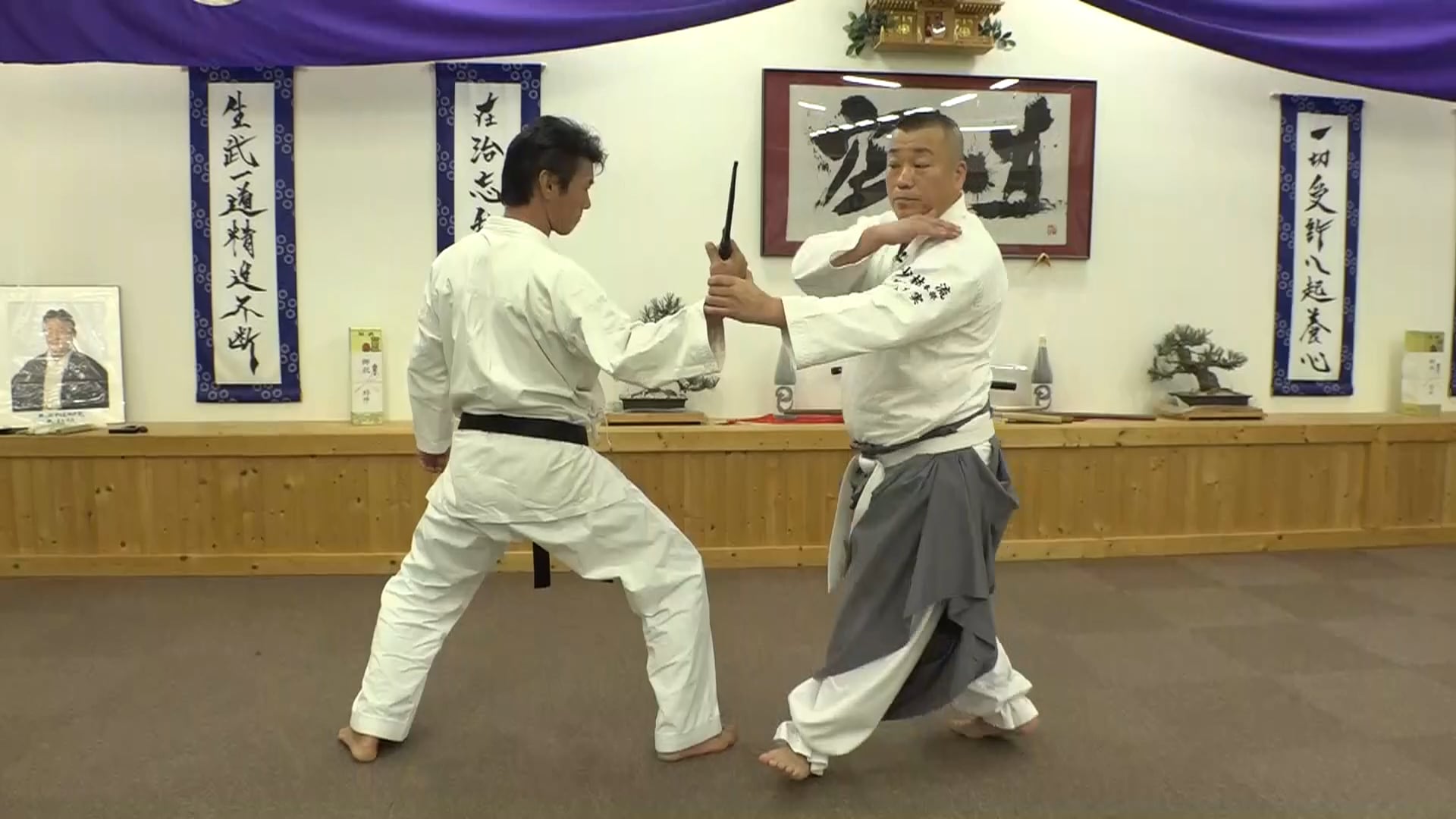 Watch SELFDEFENSE KARATE Shorinjiryu Renshinkan Imai Dojo Breaking