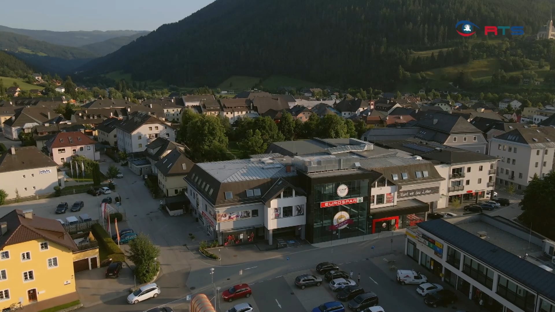 ein-einkaufszentrum-mitten-im-ort-das-csc-in-tamsweg