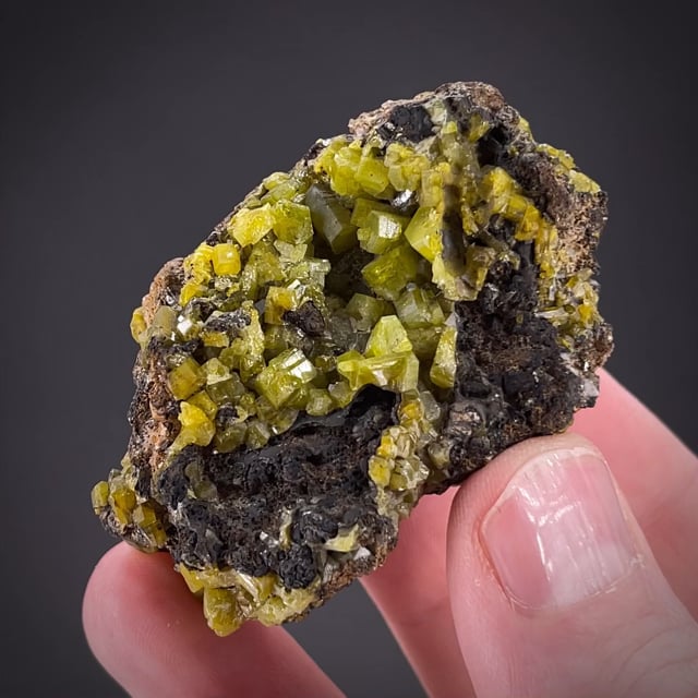 Pyromorphite (fluorescent) ex Hauck | Dry Gill Mine, Caldbeck, Cumbria ...