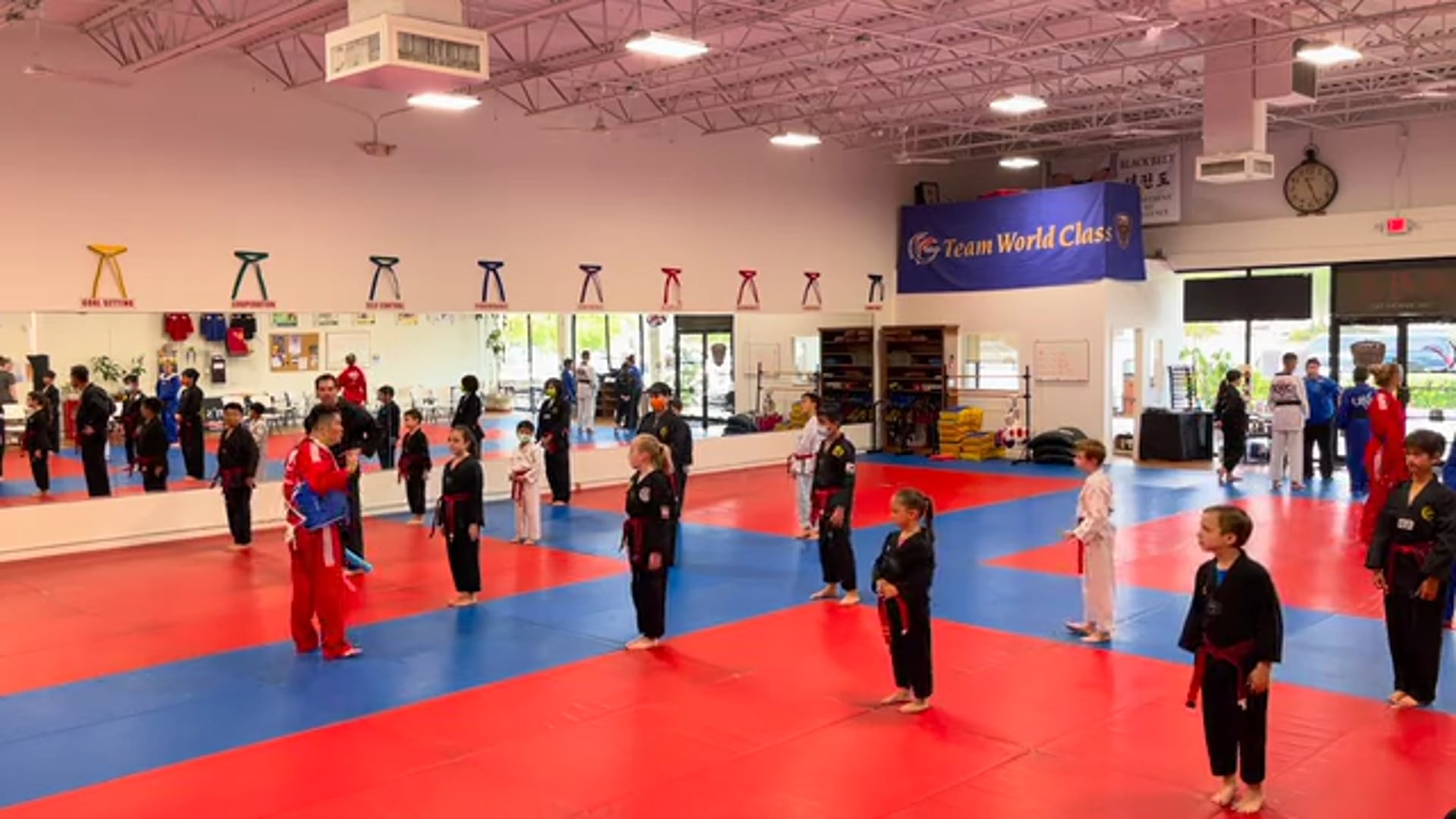 Sparring Class_Sparring Drill_Red Belt_Blocking with Noodles_Slide Back RHK with Noodles Moving Down and Back