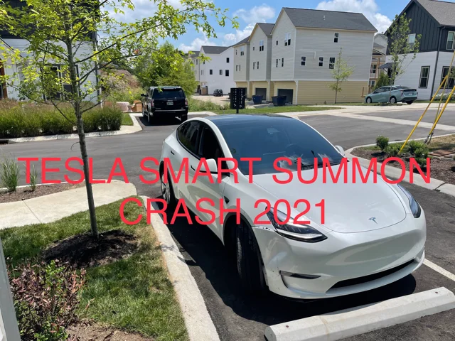 Tesla Smart Summon 2021 Crash
