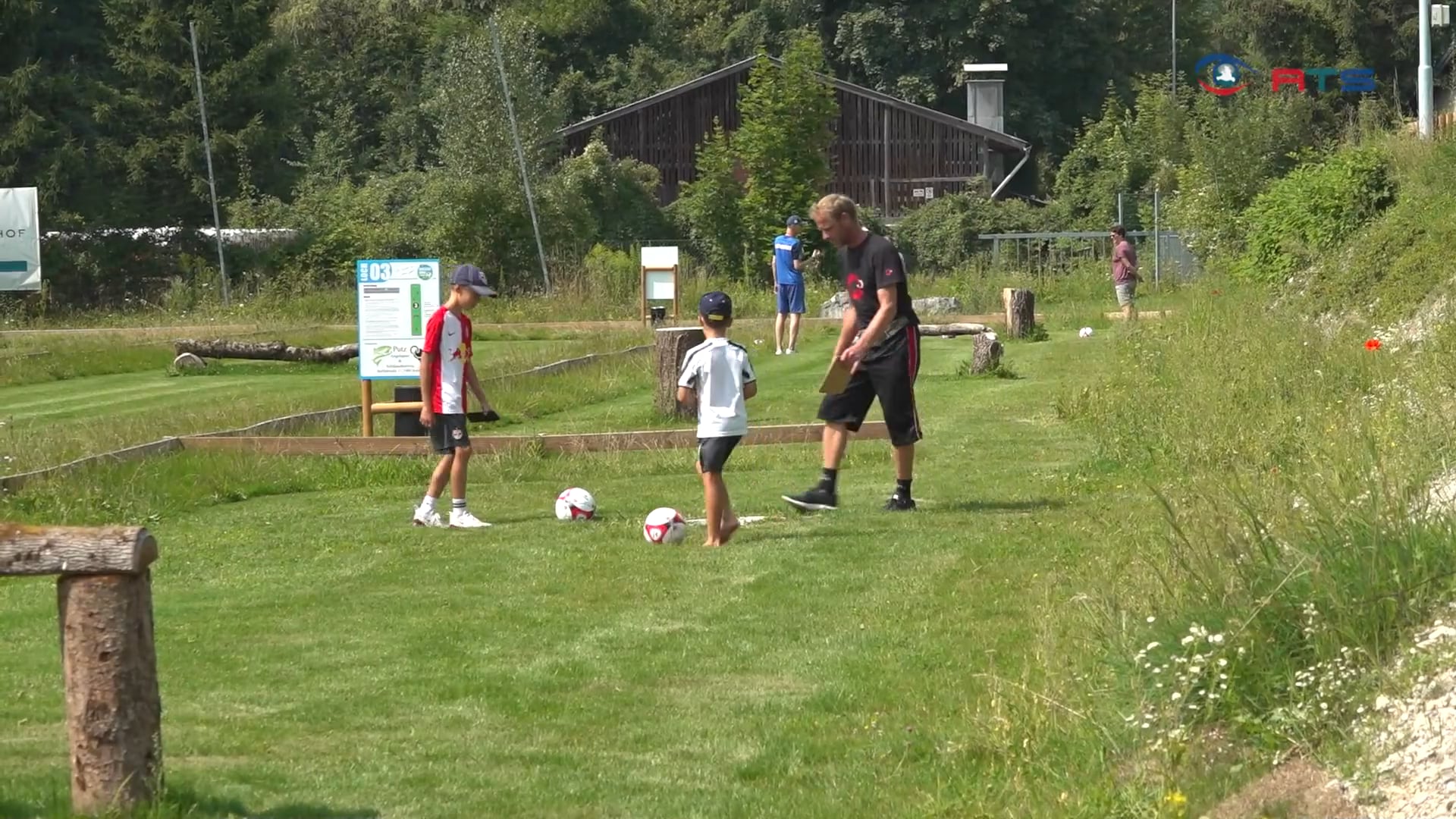 soccergolf-hallein-kg-eroeffnet-parcours-auf-ehemaligen-fussballplatz-in-hallein