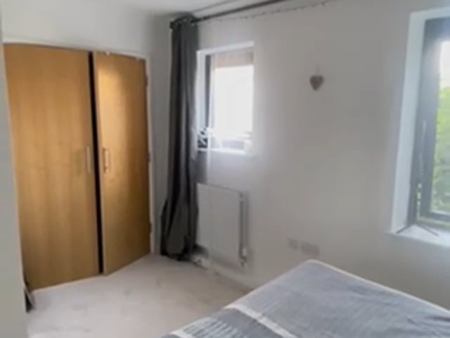 Video 1: the double bedroom