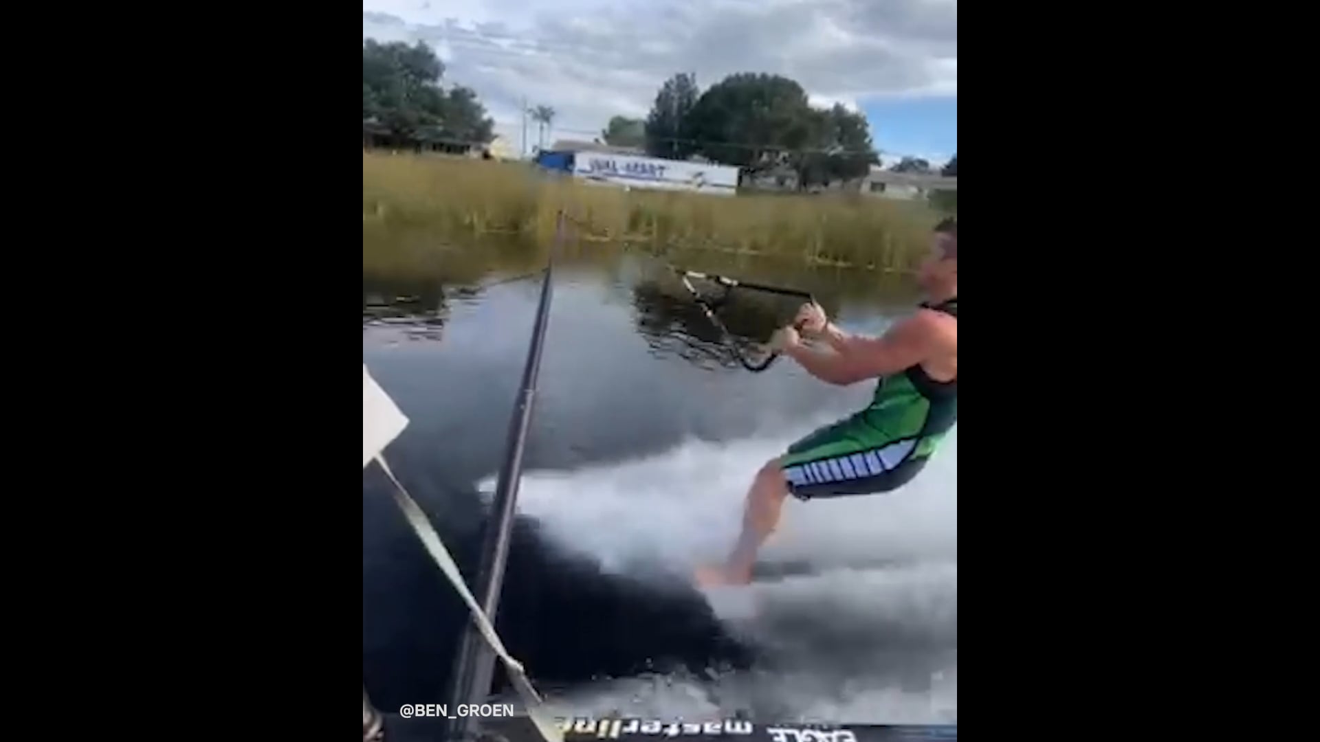 BuzzFeed News "Did You See This" BAREFOOT WATERSKIER