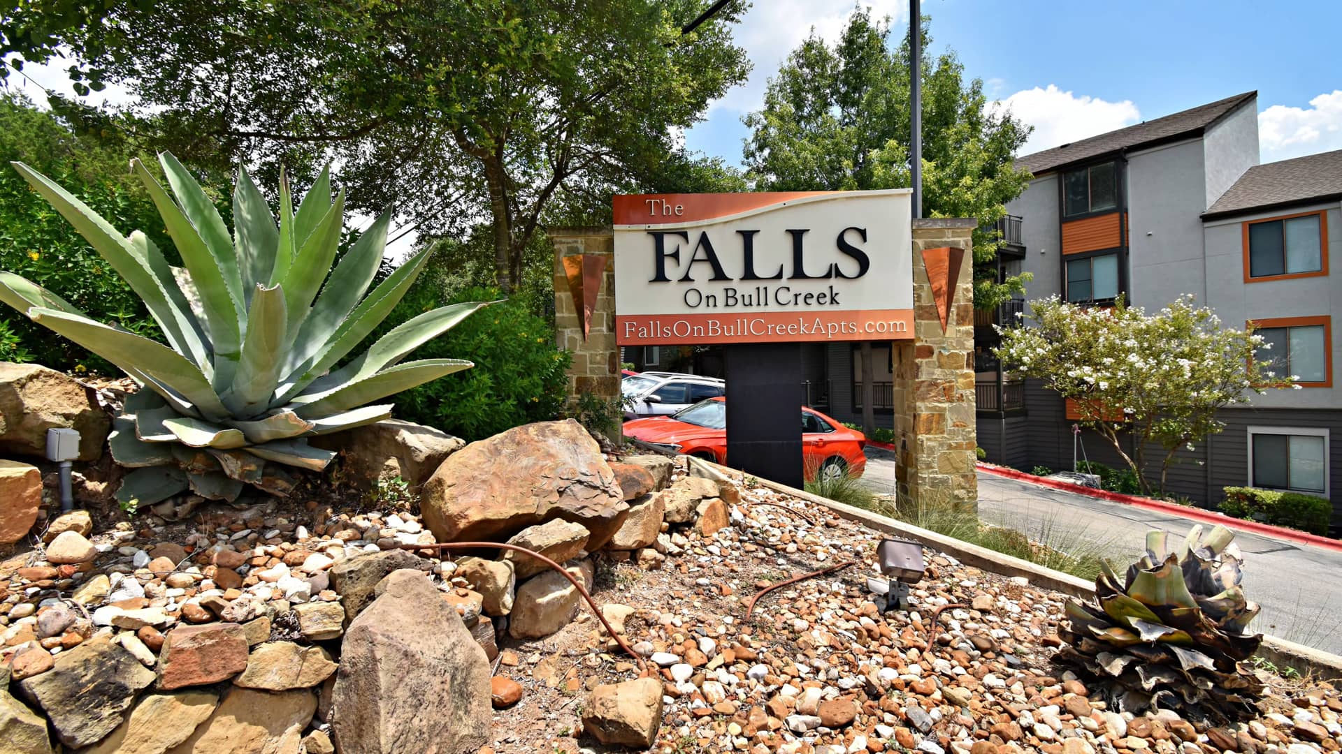 The Falls on Bull Creek Apartments on Vimeo