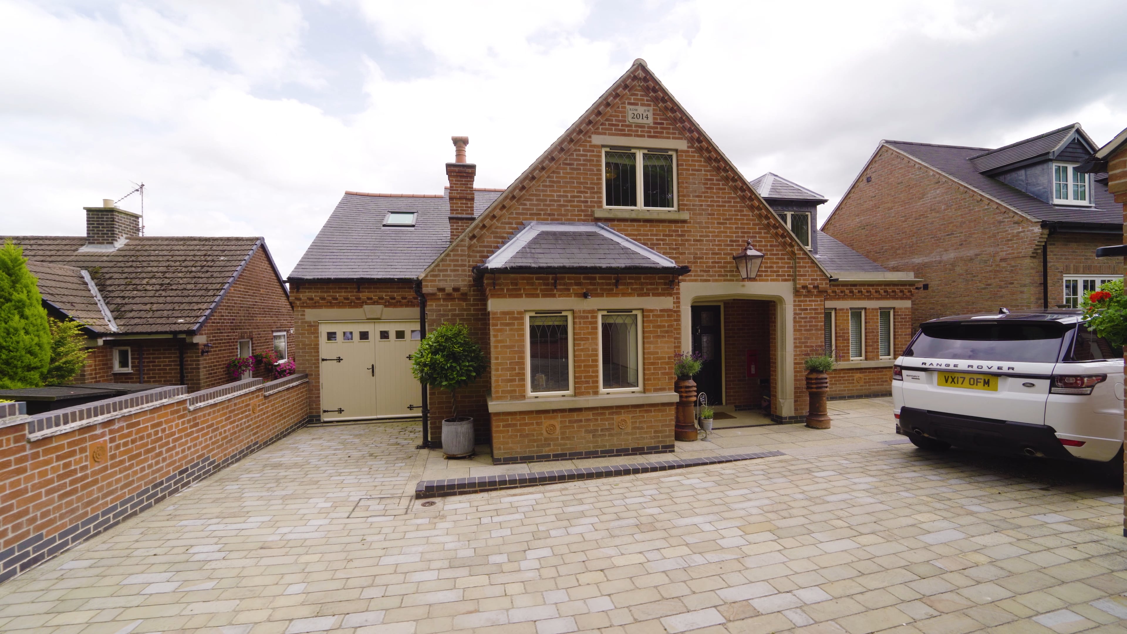 Longedge Lane For Sale Pinewood Properties on Vimeo