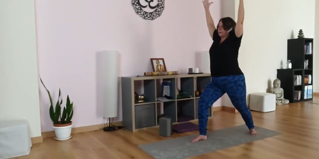 Conciencia corporal en posturas de apertura.