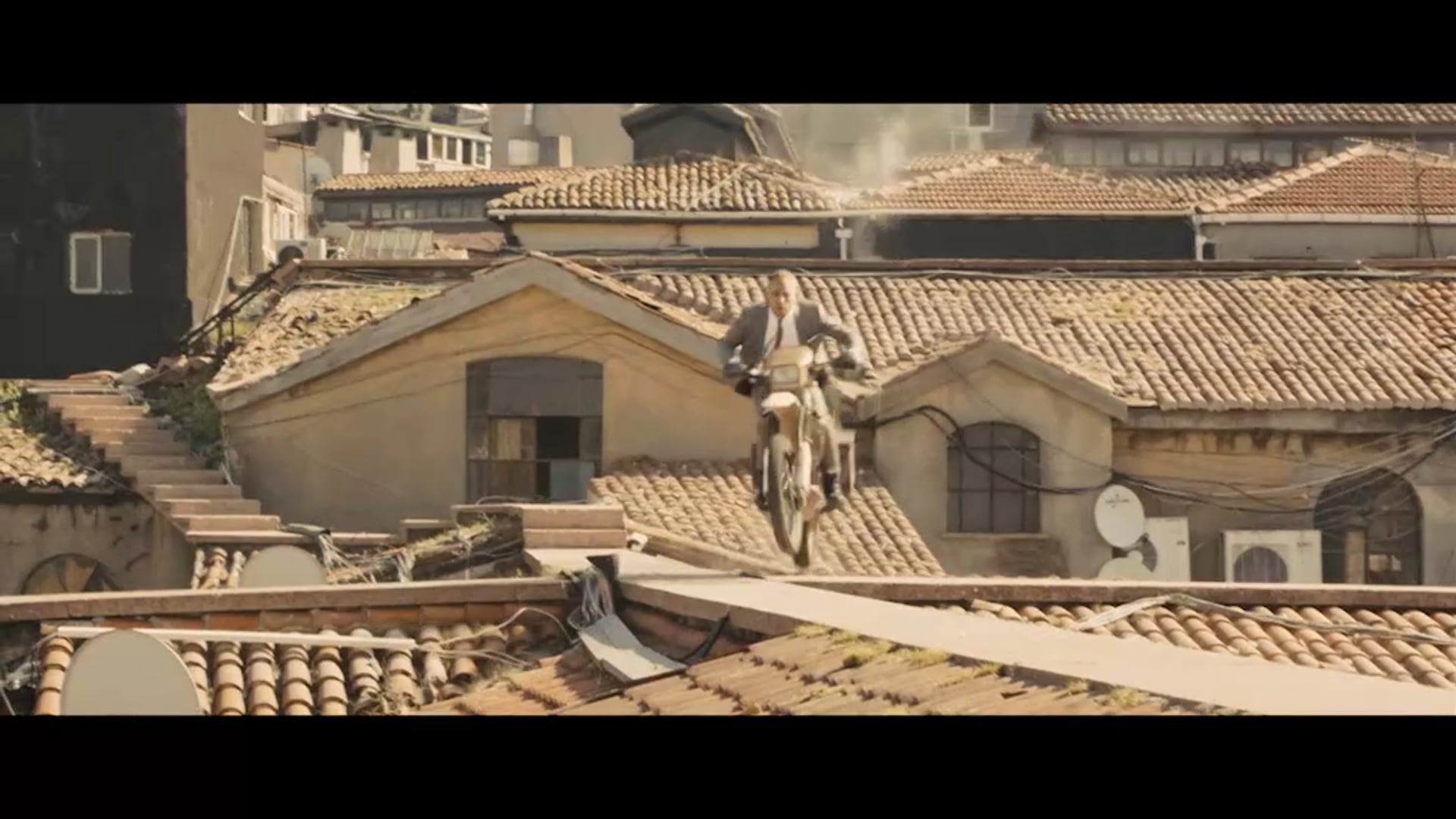 James Bond Kitag-Kino-Trailer