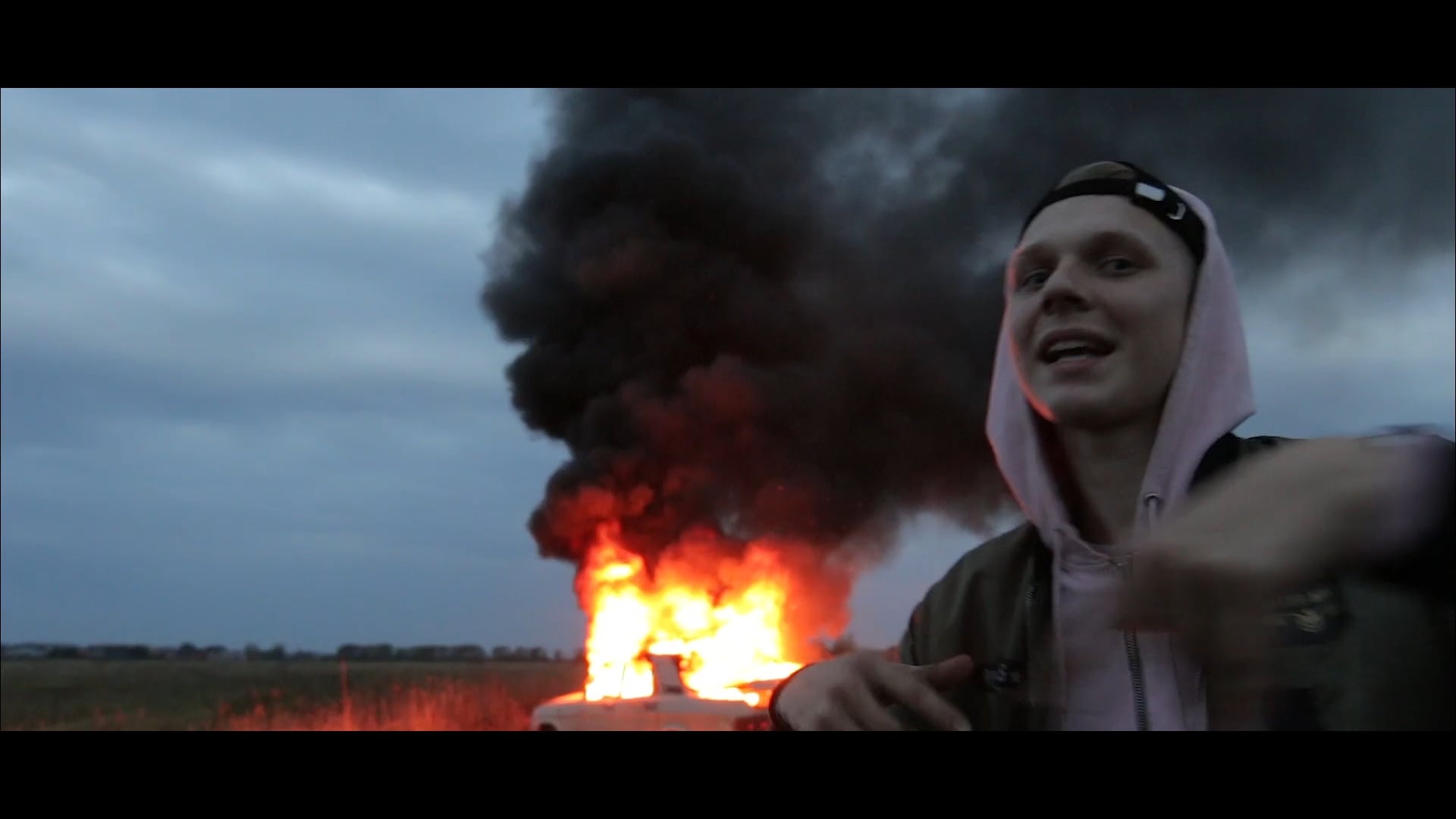 SONETRVSH - RUNNER (Music Video)