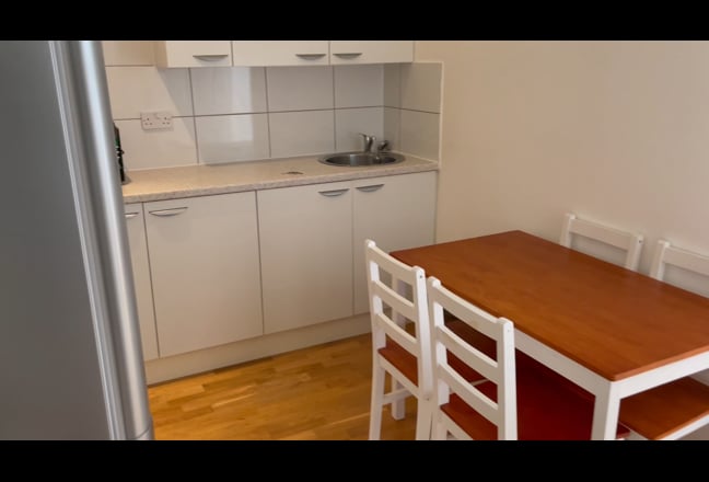 Beautiful studio 3mins walk from Sudbury Town stn Main Photo