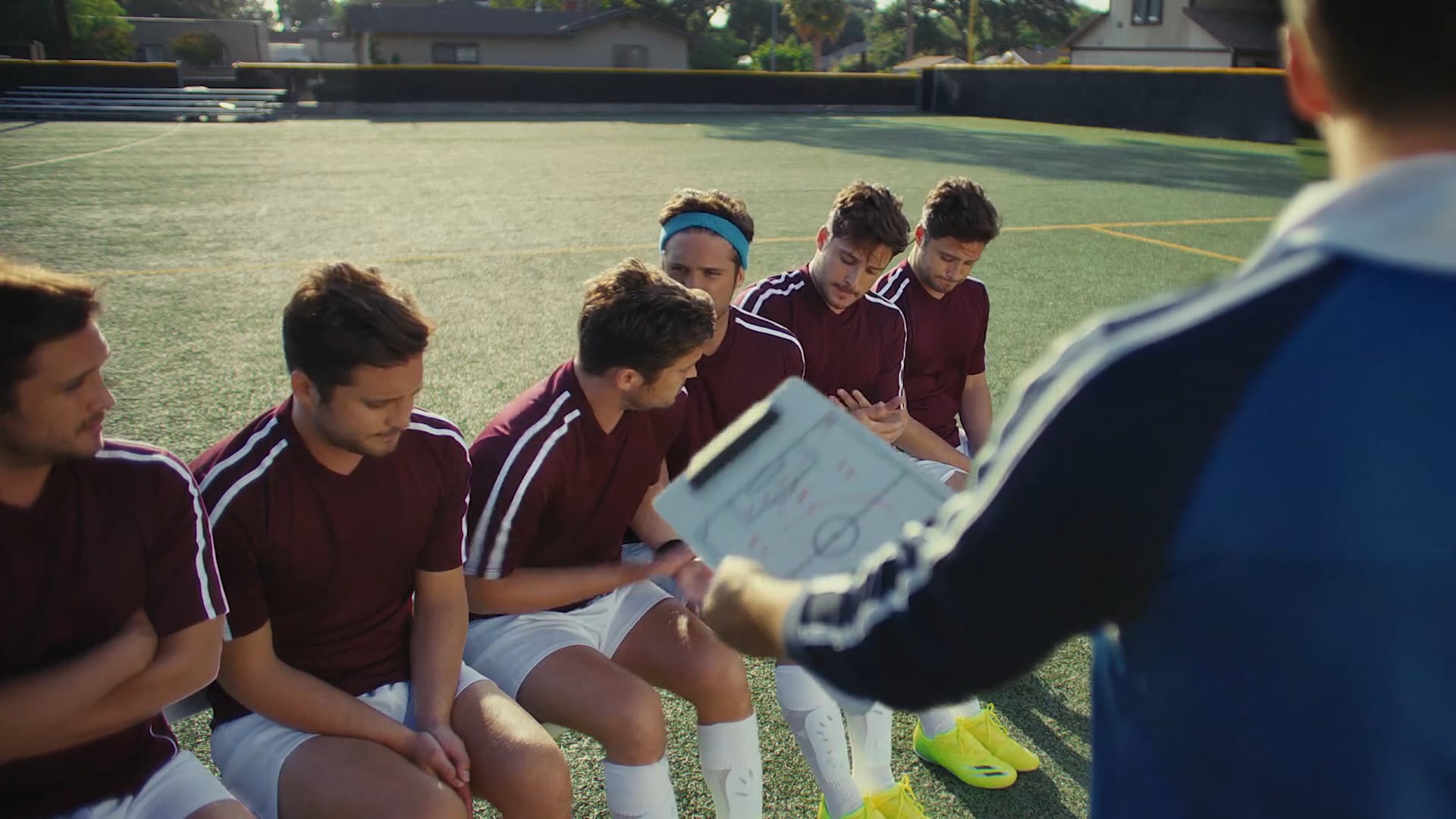AT&T - La Neta Con Boneta - The Bench