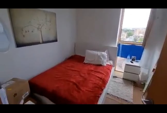 Two bed apartment near Tube station Barking Main Photo