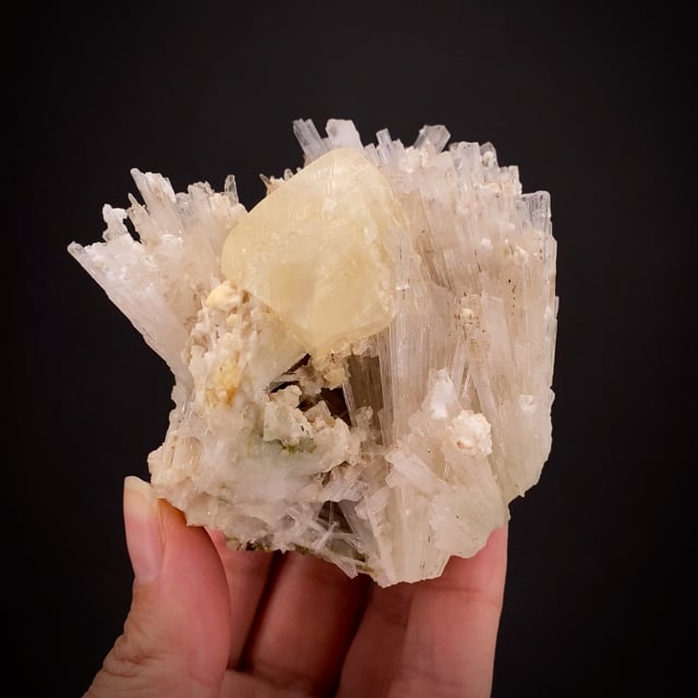 Powellite on Scolecite (important find circa 2000!)