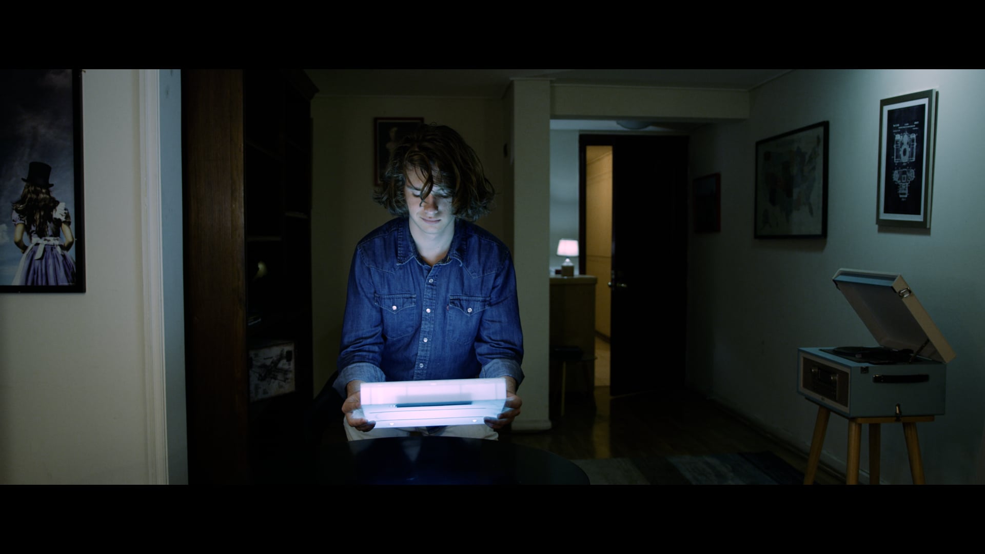 Scary SHORT FILM - I am Larry