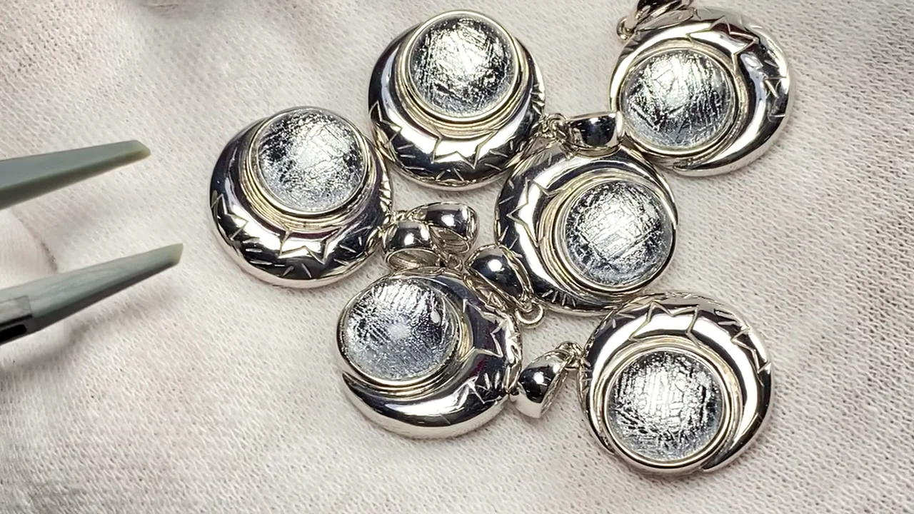 レア★モルダバイト メテオライト シルバーカラー ネックレストップ メテオライト ネックレス - シルバー | APM Monaco