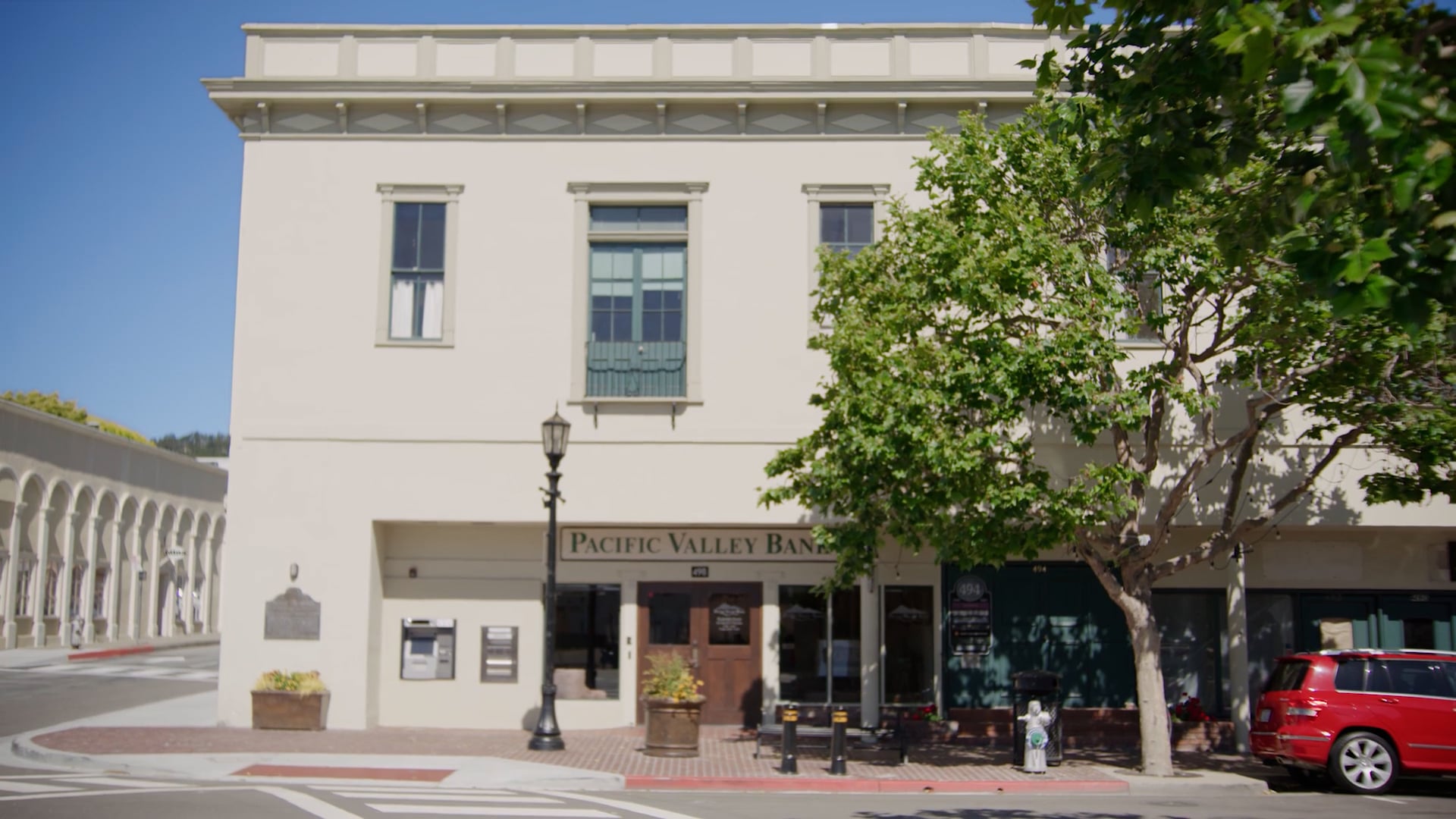 Pacific Valley Bank - Sandi Eason Commercial Spot