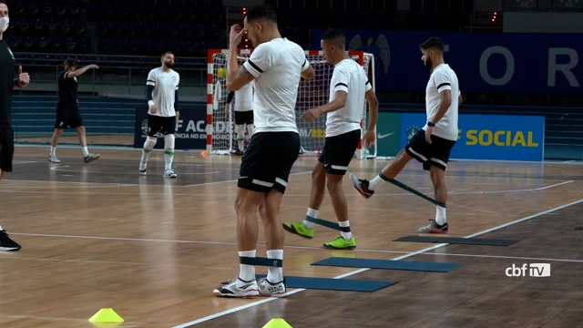 A história da confederação que encolheu até sumir do uniforme da seleção  brasileira de futsal, Esportes