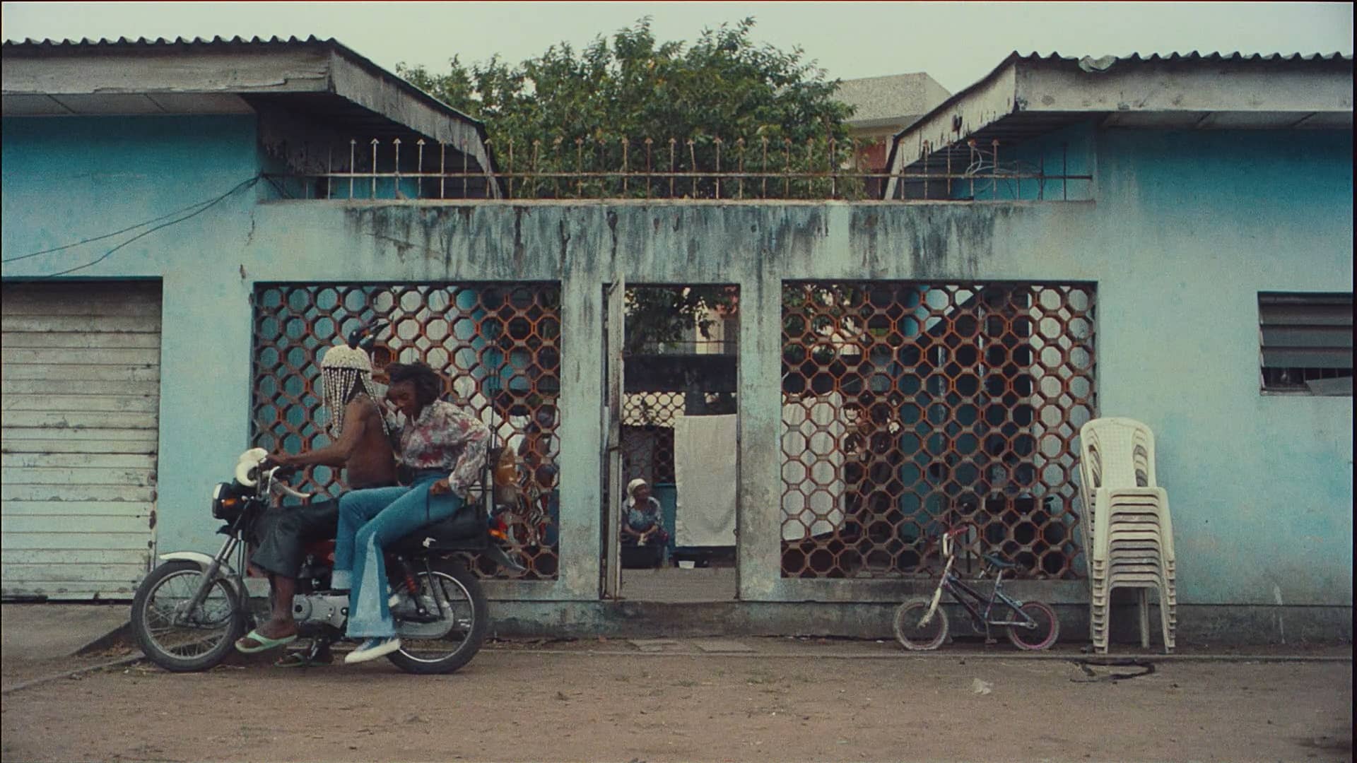 Little Simz Point And Kill ft. Obongjayar on Vimeo