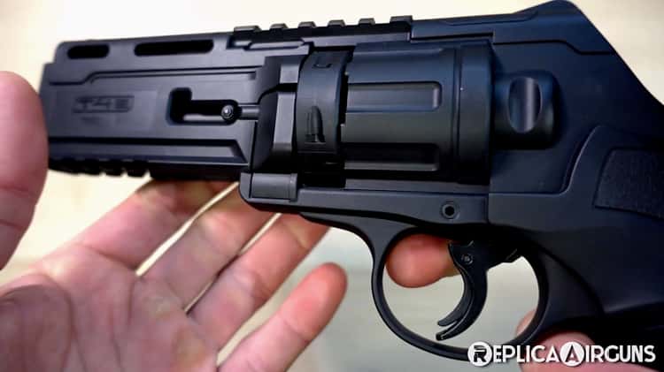 Umarex T4E TR50 .50 Caliber Paintball Revolver Table Top Review on Vimeo