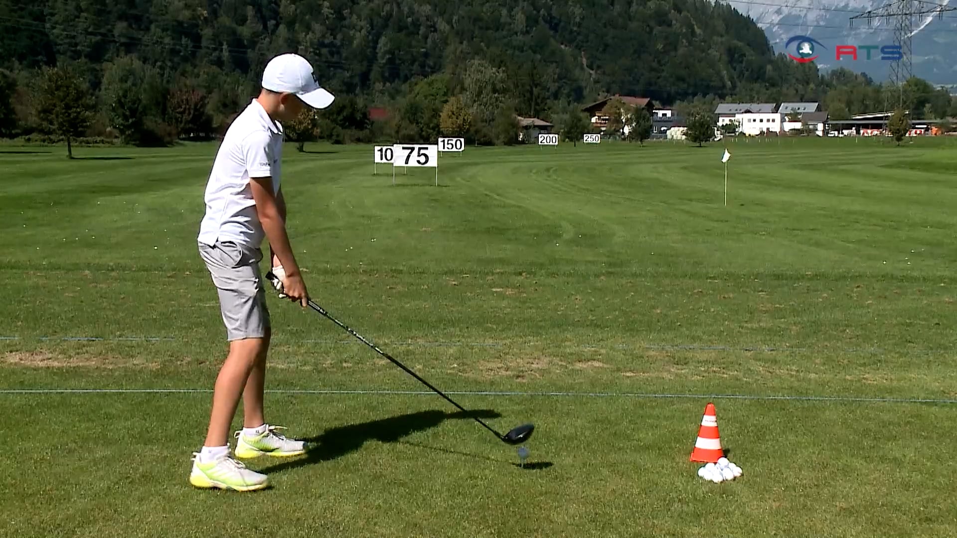 30-nachwuchsspieler-beim-salzburger-baerengolf-und-grizzlycup