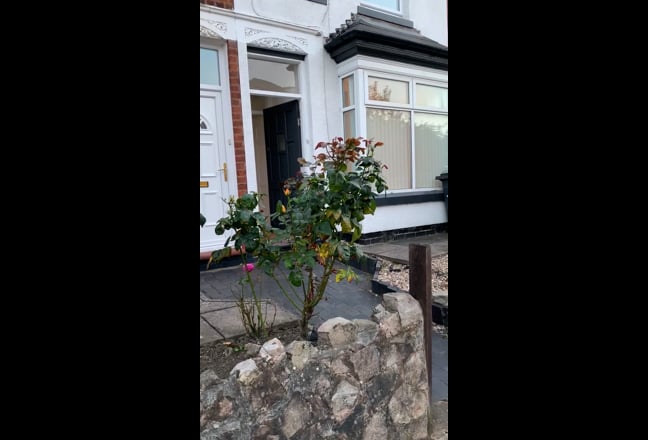 Student female household bills inc. One room &pound;550 Main Photo